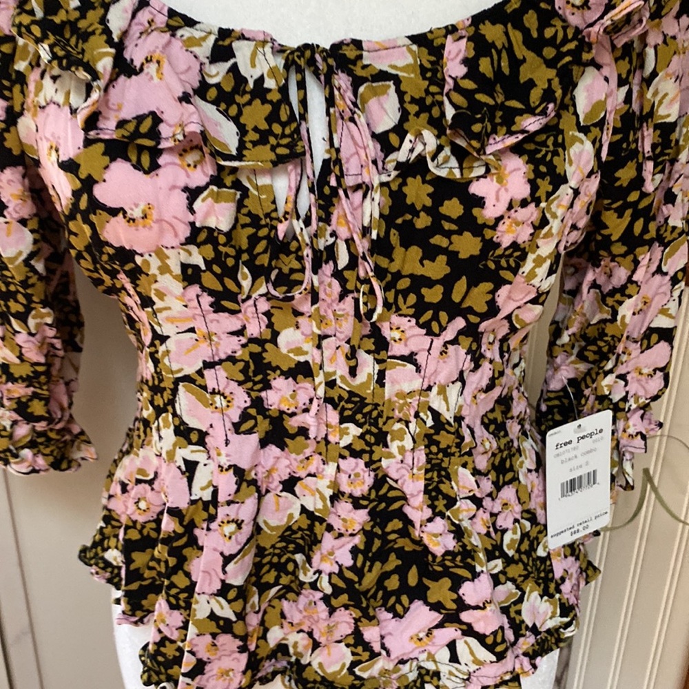 Free People black floral blouse. NWT - Picture 2 of 4